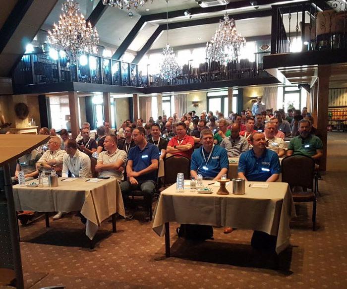 De zaal tijdens een DuCUG-evenement